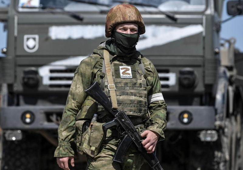 Пленен руски войник в Украйна е обвинен във военно престъпление
