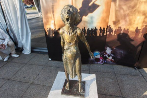 Мрежата ври и кипи заради "Викът на украинската майка" в София