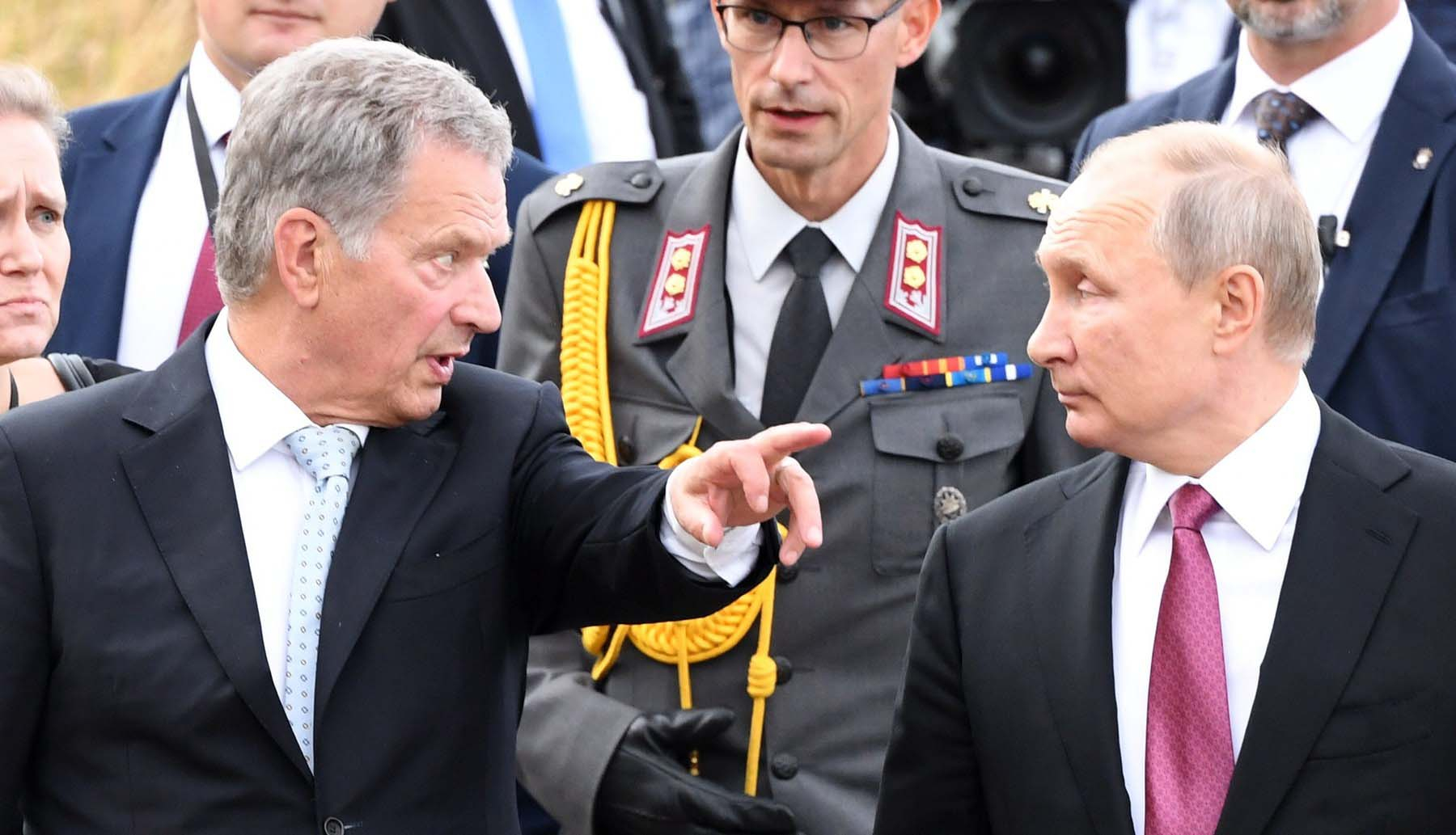 Президентът на Финландия звънна на Путин заради членството в НАТО, но получи заплаха