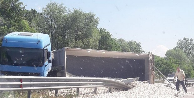 Ново ВИДЕО от ада на АМ "Тракия", не е за гледане!