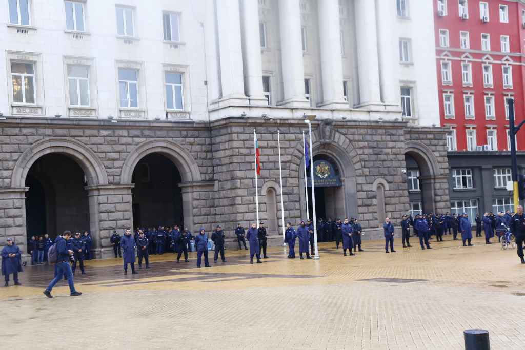Пред МС се готвят за война заради блокадата на София, ето какво се случва СНИМКИ