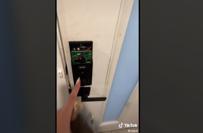 Блогърка нае апартамент от Airbnb и преживя нещо ужасно ВИДЕО