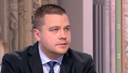 Човек на Слави разкри какво се крие зад извънредния призив на премиера към президента Радев