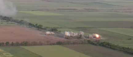  ВИДЕО от войната: Руската армия унищожи украинска техника, отиваща към Донбас