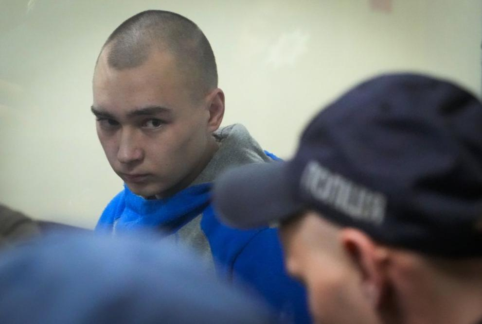 Украйна осъди на доживотен затвор 21-годишен руски войник заради военно престъпление