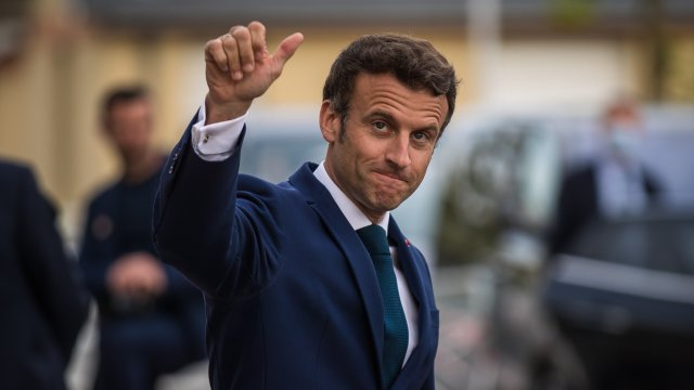 "Възраждане" на Макрон печели изборите с 1% преднина идния месец