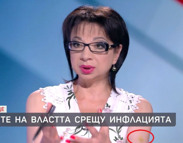 Какво се случва?! Цветанка Ризова се появи мистериозно посинена в ефир СНИМКА