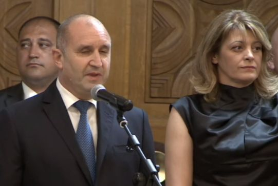 Десислава Радева с голям гаф навръх 24 май, а Линда... ВИДЕО