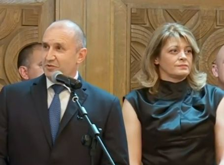 Десислава Радева с голям гаф навръх 24 май, а Линда... ВИДЕО