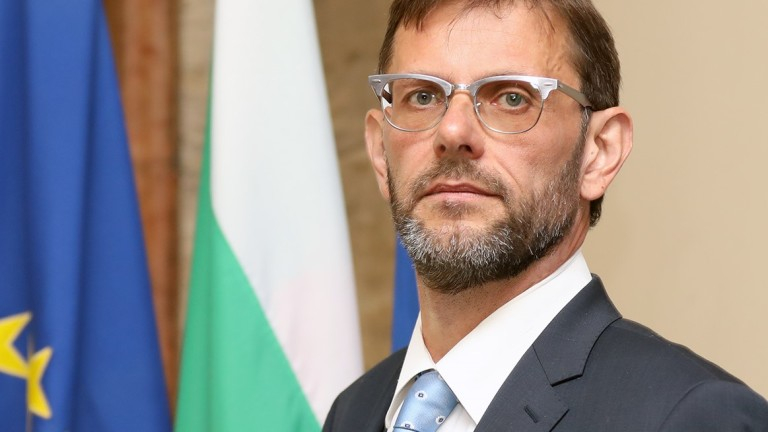 Ново ключово уволнение във властта!