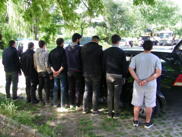 Заловиха група емигранти  в Царево