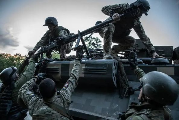 Няма мърдане! В Украйна започна операция "Пръстена на анакондата" 