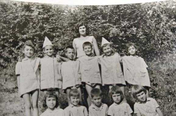 Ще ги познаете ли? Радев, Нинова, Петков, Василев и Слави като малки СНИМКИ
