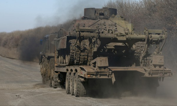 Гърция дава на Украйна съветски бронирани машини, в замяна получава от Германия...