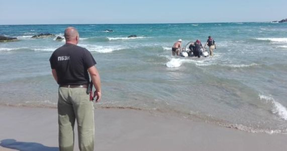 Пожарникар и полицай предотвратиха огромна трагедия на плаж Кабакум 
