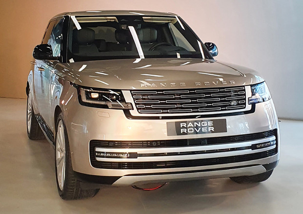 Най-луксозният SUV автомобил на планетата дебютира в България