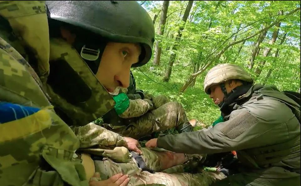 Брутално GoPro ВИДЕО: Руски боец загина в битка с наемник, син на британска депутатка, в Украйна 