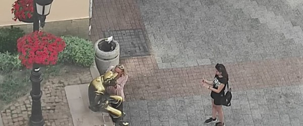 Засукана пловдивчанка прошепна най-горещото си желание в ухото на... СНИМКИ