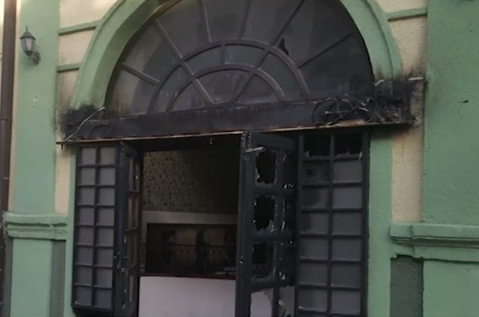 Близо 2 месеца по-късно, ето какво става с подпаления български клуб в Битоля ВИДЕО