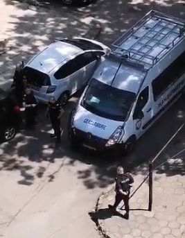 Зрелищен арест посред бял ден в столицата! Униформени проснаха на земята...ВИДЕО 