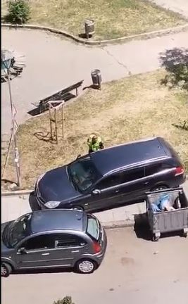 Зрелищен арест посред бял ден в столицата! Униформени проснаха на земята...ВИДЕО 