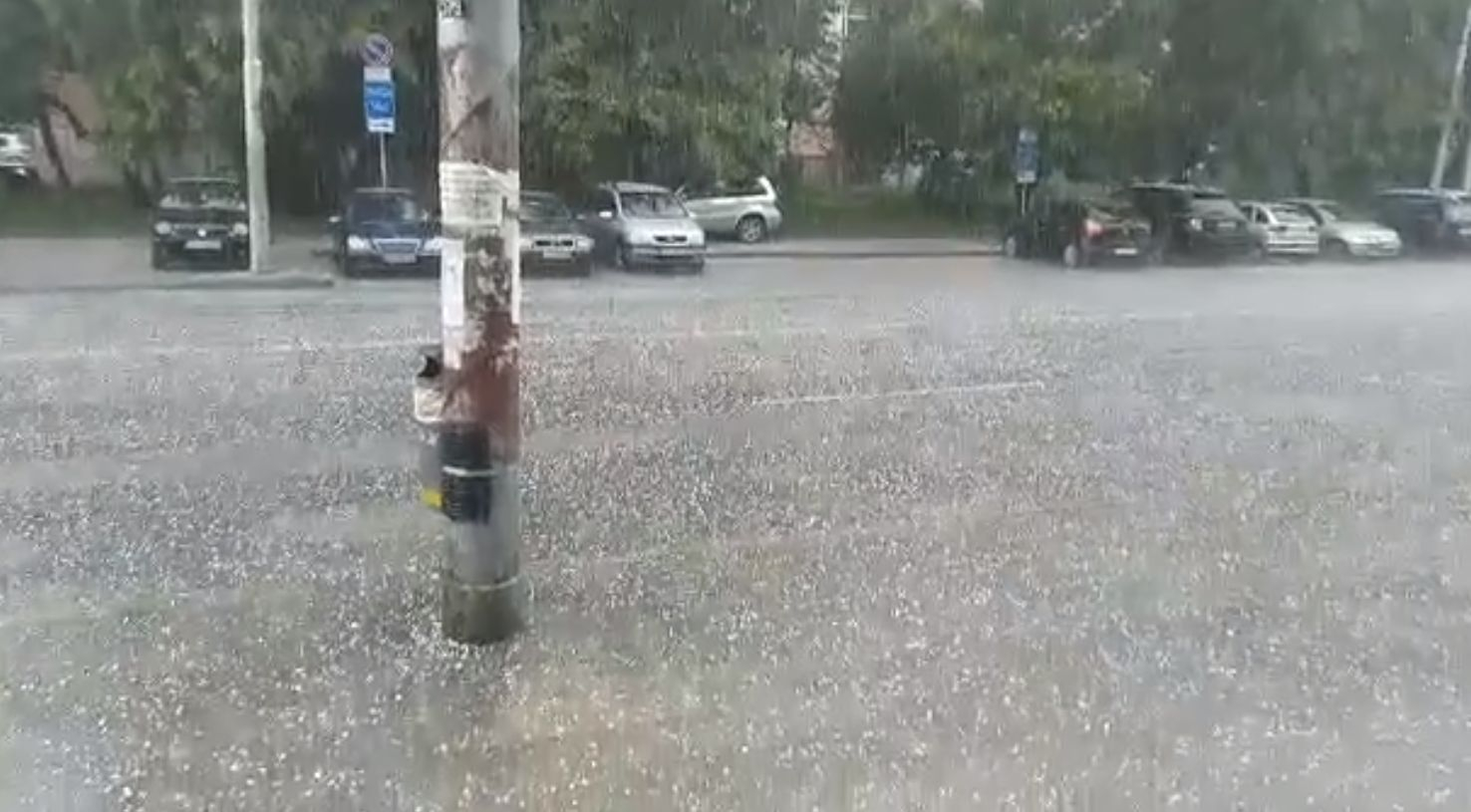 Мощна градушка удари София! Иде и втора страховита буря ВИДЕО