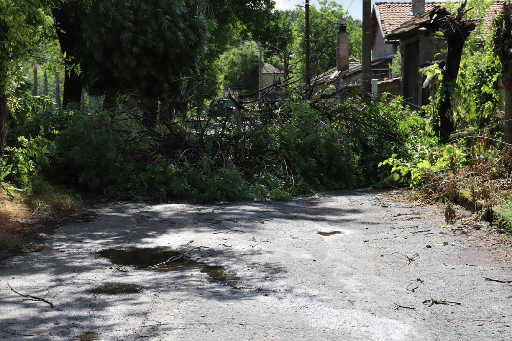 Страшна буря опустоши шуменско село СНИМКИ 