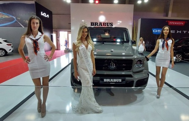 Баровец брои 600 бона за най-скъпата кола на Автосалон София 2022 СНИМКИ 