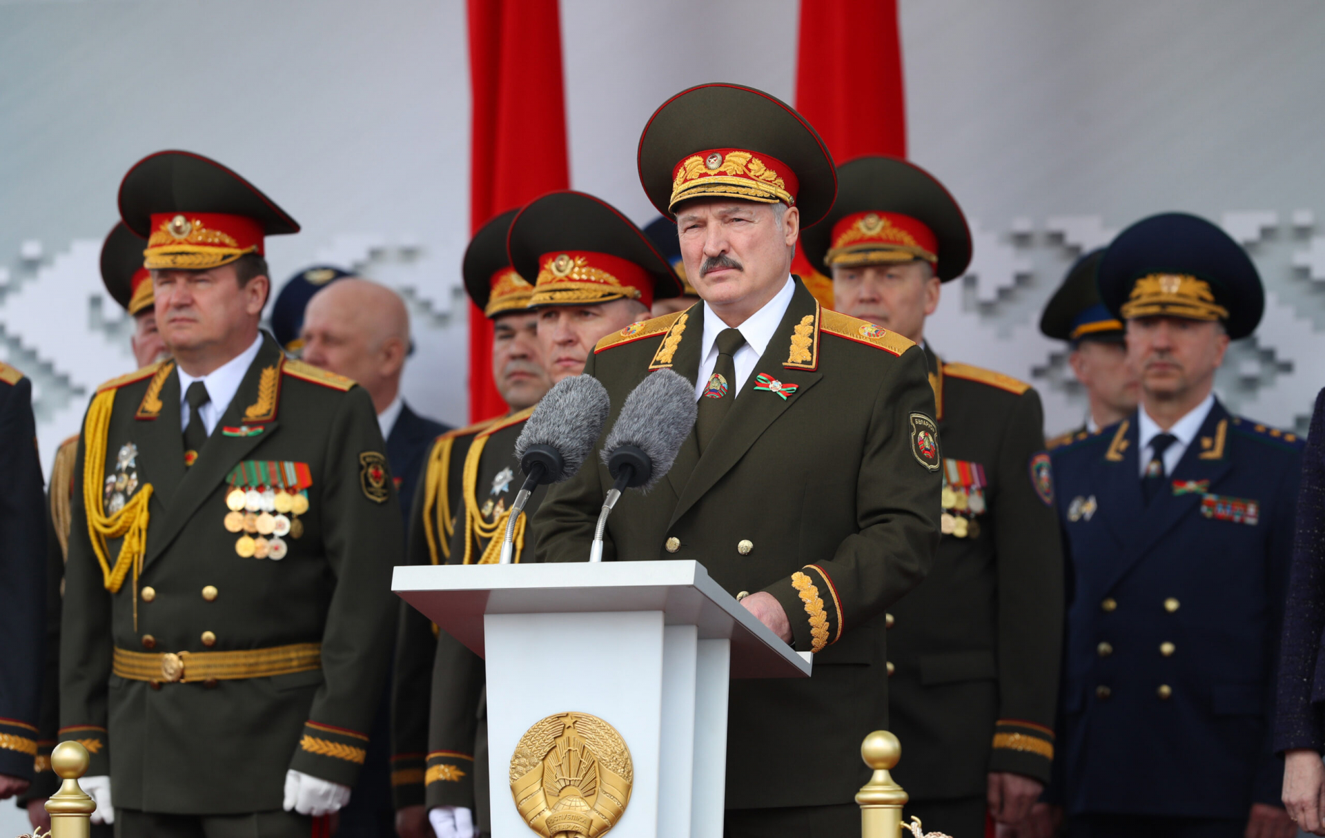 Киев алармира: Беларус се готви за преход към военно положение