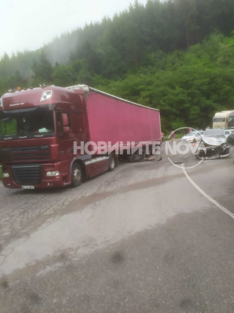 Кошмарно меле в Прохода на Републиката СНИМКИ 