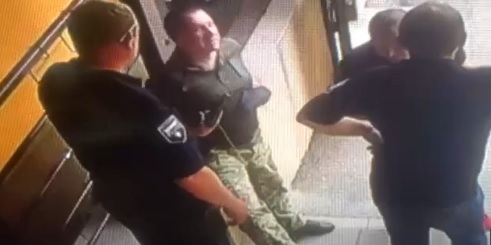 Арестуваха и отстраниха началник от Генералния щаб на ВСУ, ето какво е извършил ВИДЕО