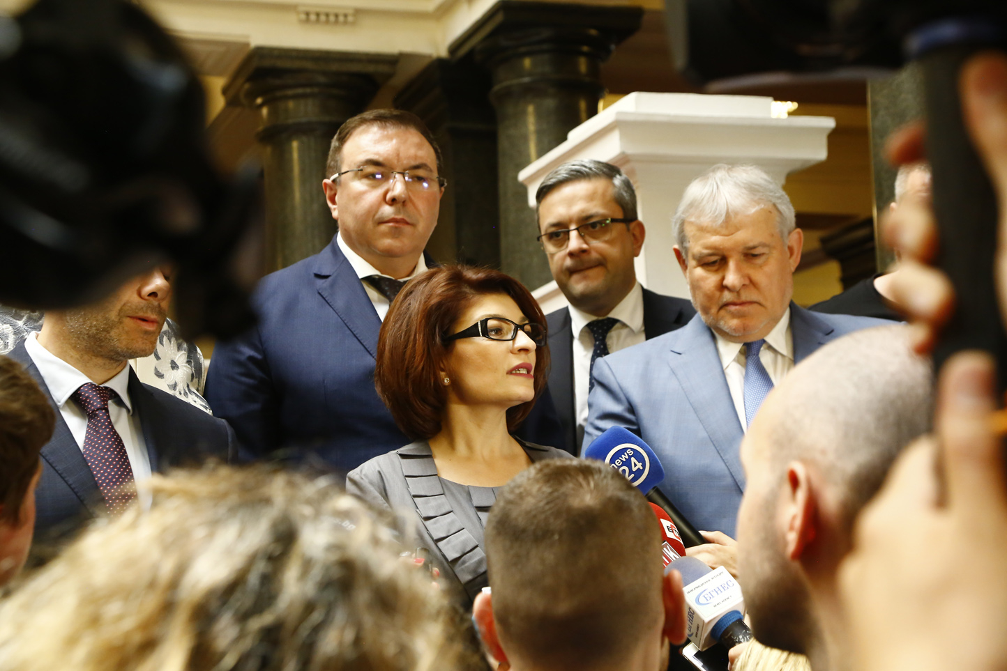 Мистерията с изгонването на руските дипломати се заплете след тези разкрития на Атанасова