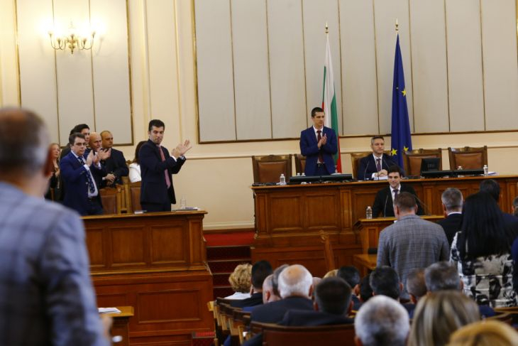 Нова драма с шефското място в парламента