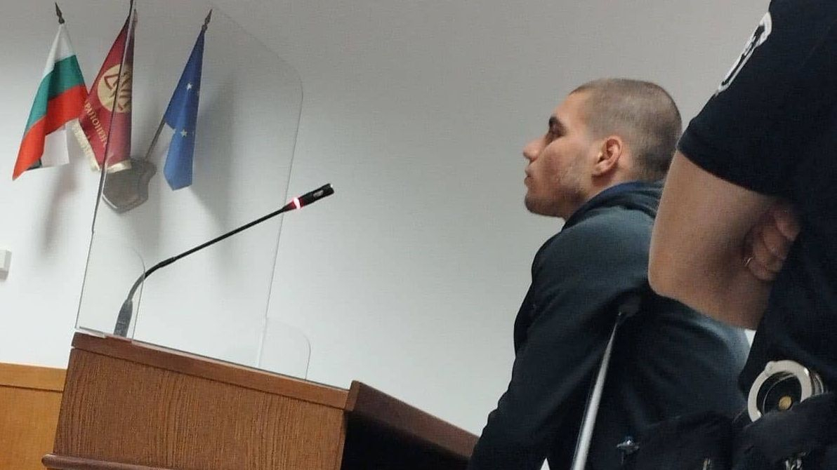 Извънредно! Задържаха кикбоксьора, пребил футболен президент