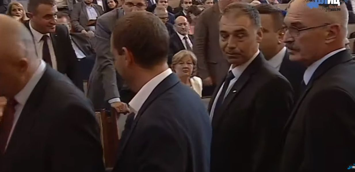 Страстите в НС ескалираха! Депутатите се счепкаха заради Атанасова и... БЛИЦ TV