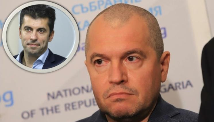 Линчуваният Тошко Йорданов хвърли бомба за Петков: Днес в НС се счупи да пише SMS-и на... 