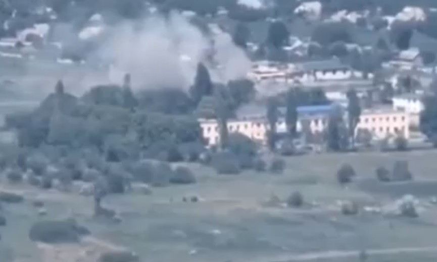 Зеленски свика спешно генералите заради заплахата от нападение от Беларус, нови удари по Харков ВИДЕО