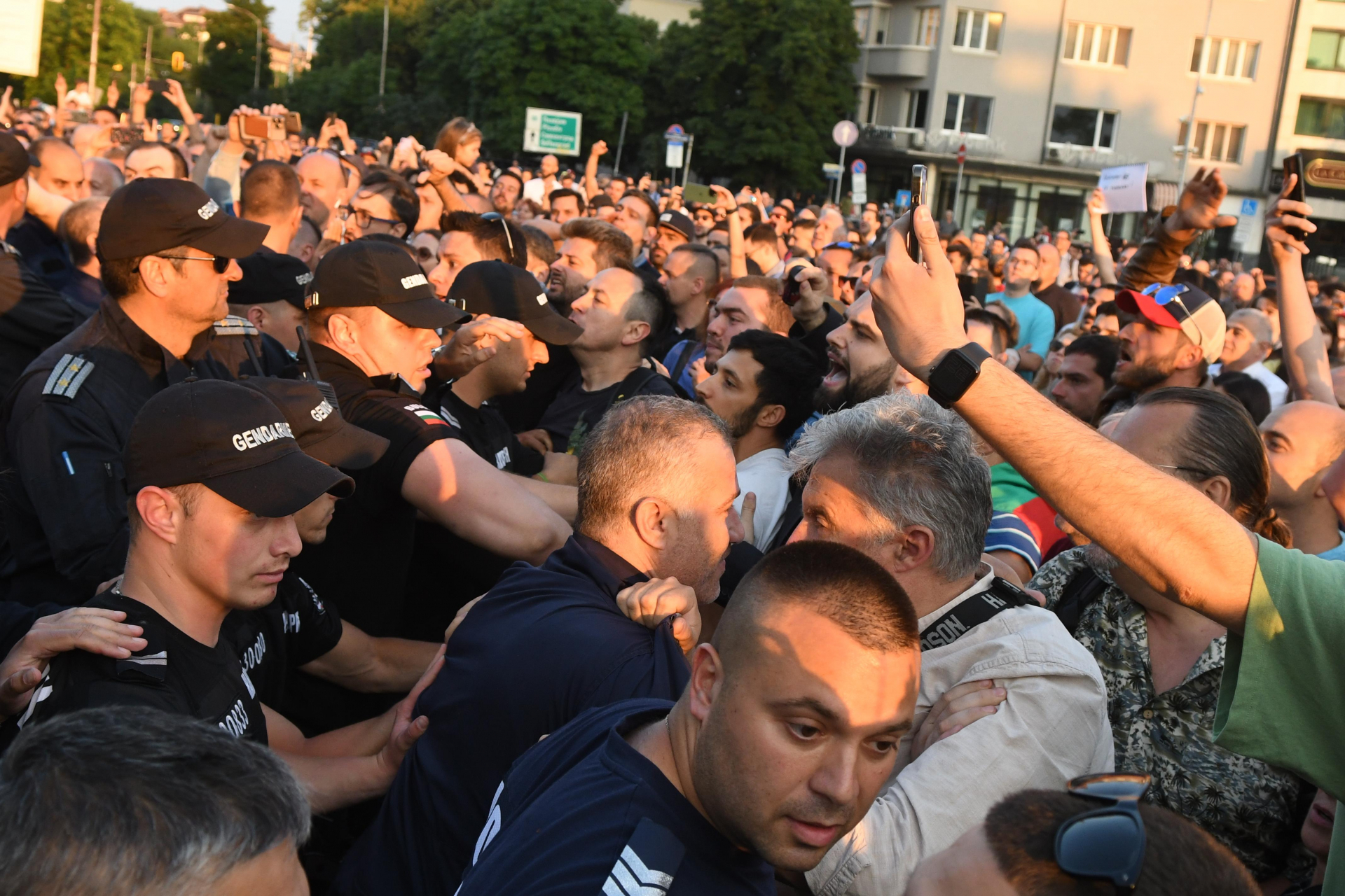 Терзийски със скандални разкрития за боя на манифестацията пред НС, ето какво било наредено на полицията