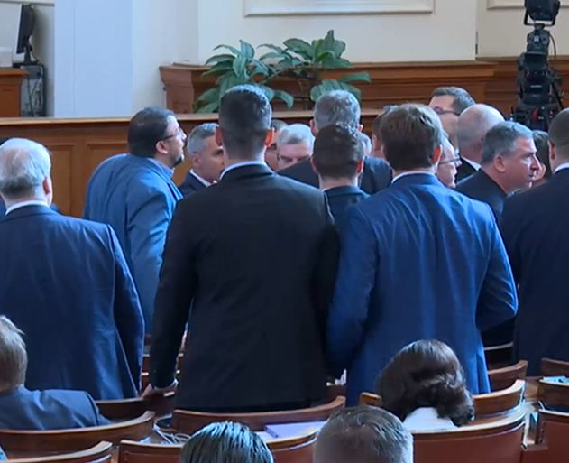 Хамид Хамид проговори за боя в НС