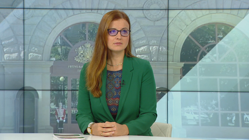 Скандално! Членка на СЕМ плътно до Никола Минчев, докато трябва да избира шеф на БНТ СНИМКА