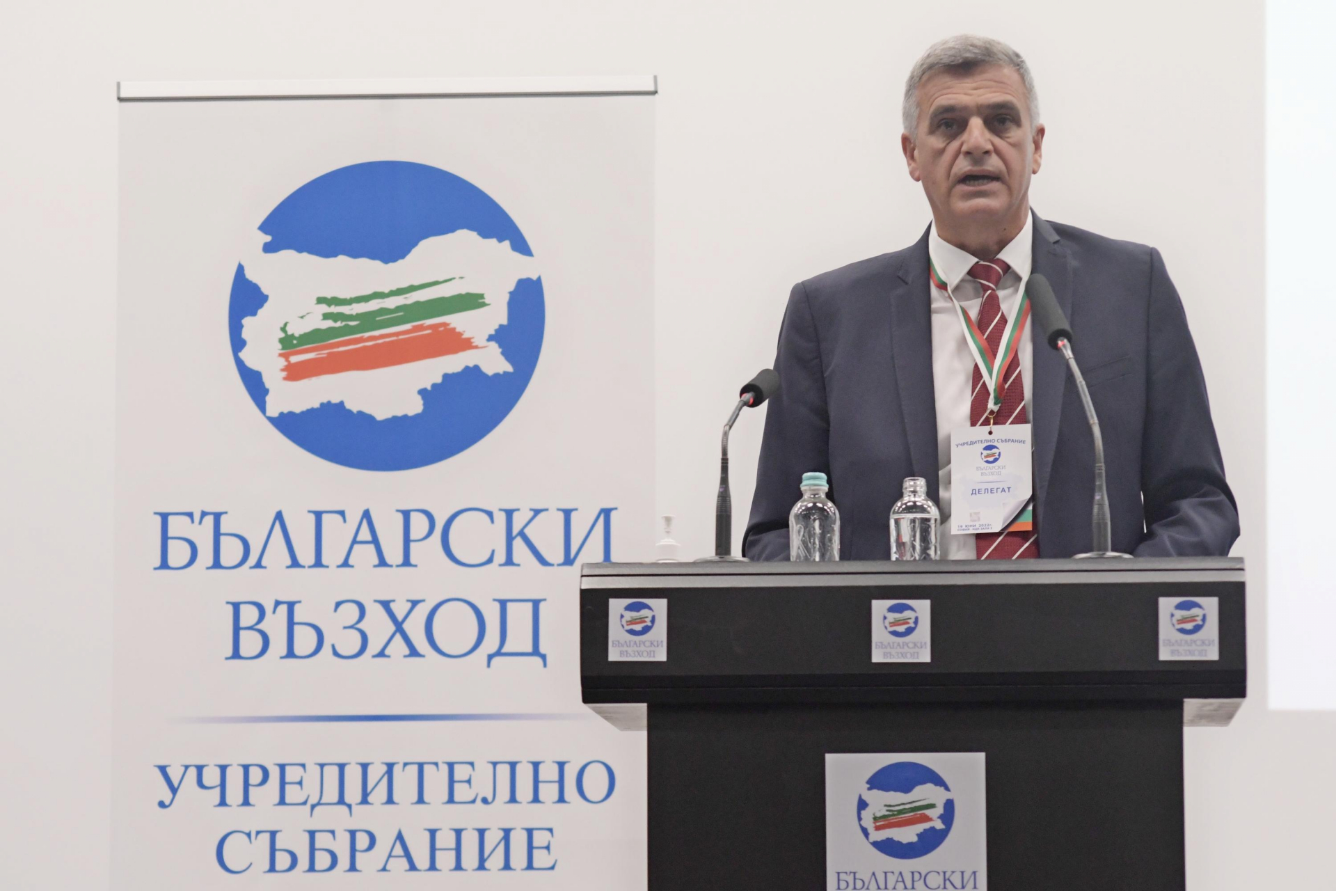 Не е за вярване коя скандална фолкаджийка пристана на Стефан Янев СНИМКИ 