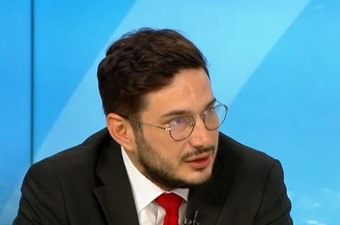 Последният отлюспил се от Слави призна, че знае на кого Петков е писал смс