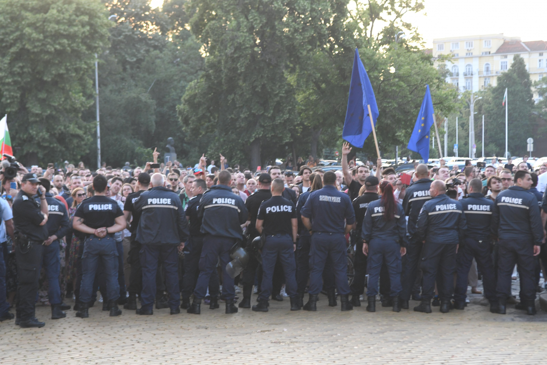 В МВР е постъпила оперативна информация за ескалация на напрежението в страната!