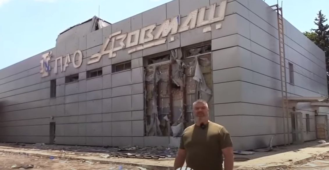Показаха „Библиотека“ - тайният затвор на украинските спецслужби на летището в Мариупол ВИДЕО