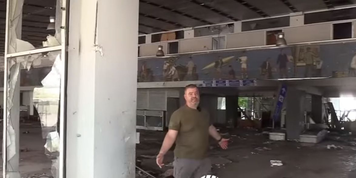 Показаха „Библиотека“ - тайният затвор на украинските спецслужби на летището в Мариупол ВИДЕО