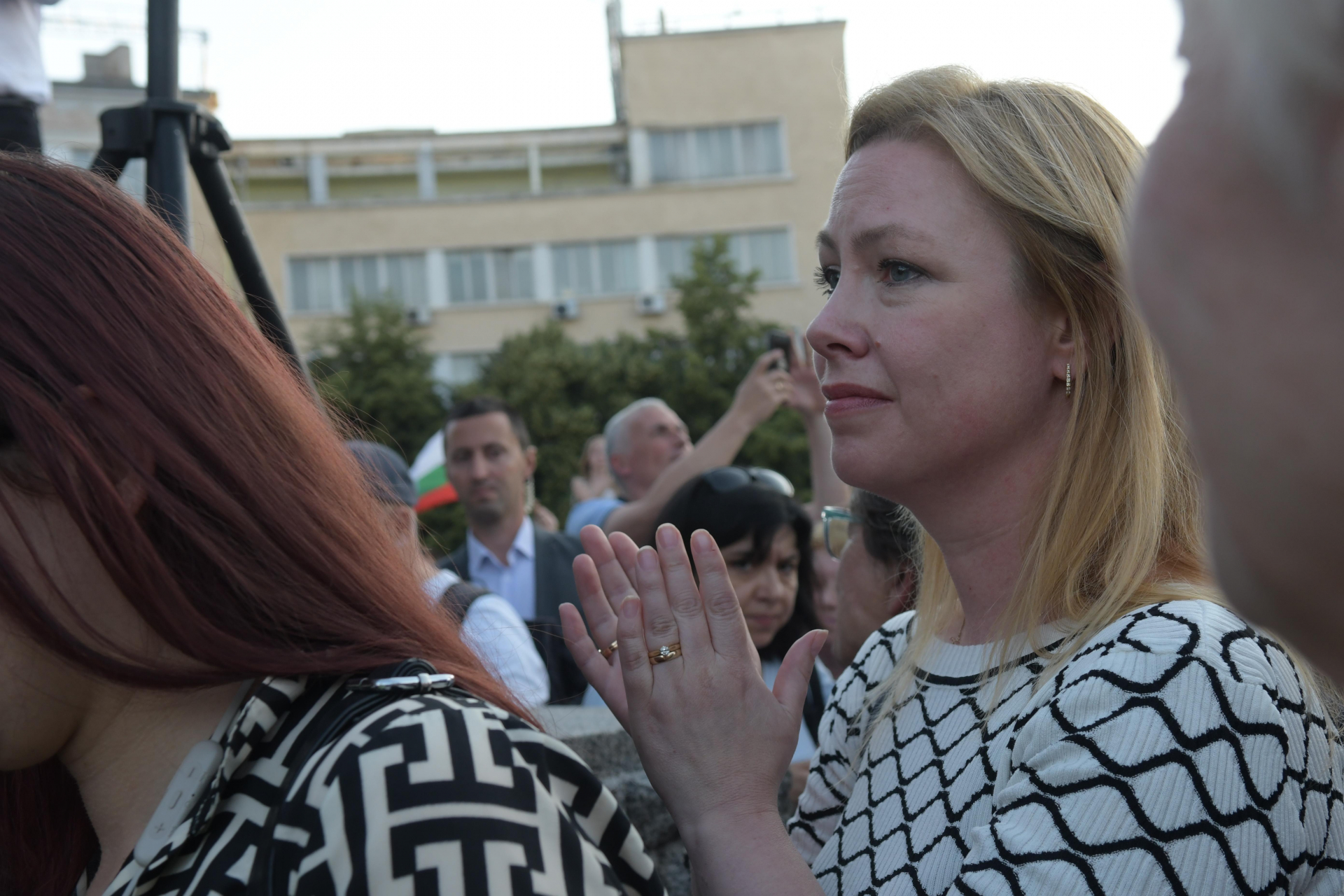 Първо в БЛИЦ! Жената на Кирил Петков заряза бизнеса си! Ето защо СНИМКА