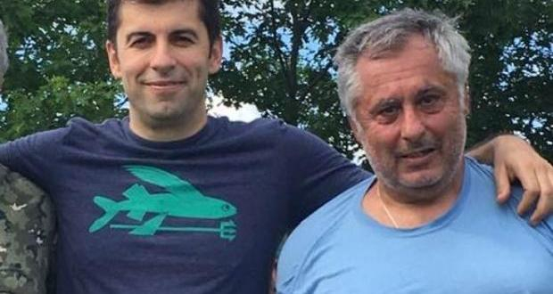 Извънредно в БЛИЦ! Лъсва зловеща тайна - бос захранвал Кирил Петков и баща му с важна информация