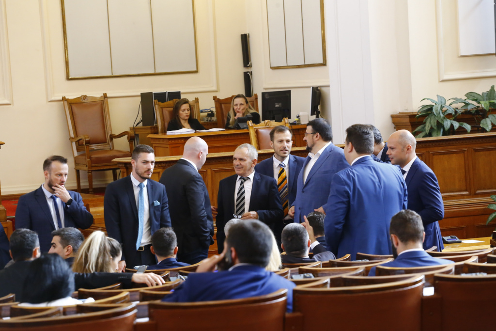 Доц. Гълъбов хвърли бомба: ПП ще се разпадне като ИТН, а при избори сега втора политическа сила ще е...