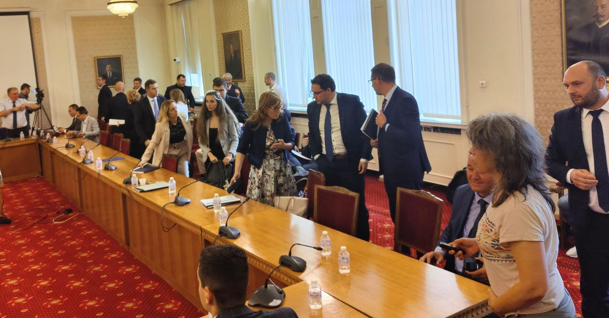 Пропаднаха 3 заседания на комисии в парламента, причината е... 