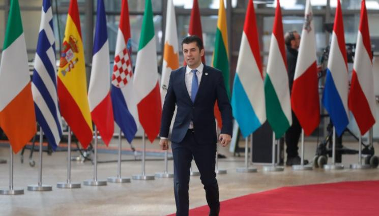 Петков официално прехвърли топката за РСМ в ръцете на парламента